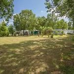 Mobil Spacieux Avec Terrasse Pour 8 Personnes - Api-1-52-1343 Camping *